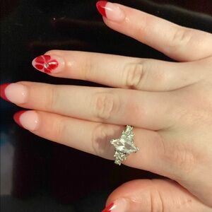 Elegant Silver Women's Ring